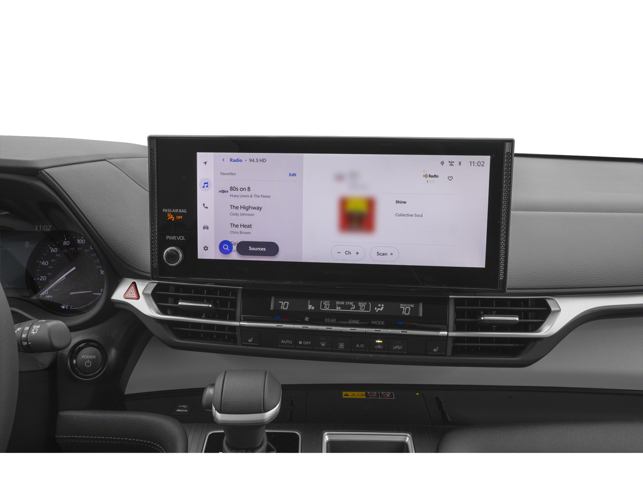 2026 Toyota Sienna XLE photo 3