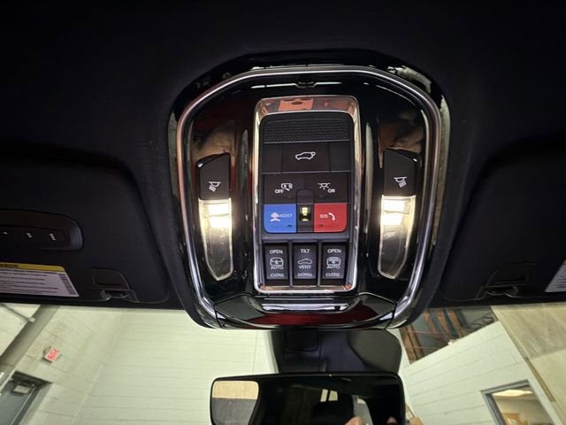 2023 Jeep Grand Cherokee Overland 4x4