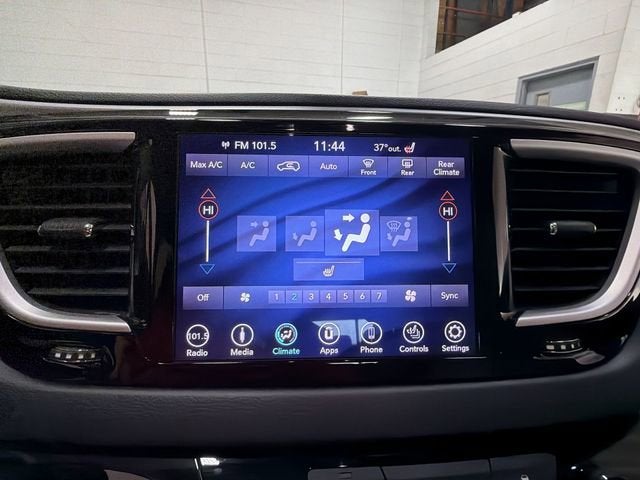 2018 Chrysler Pacifica Hybrid Touring L