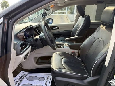 2023 Chrysler Pacifica Hybrid Limited