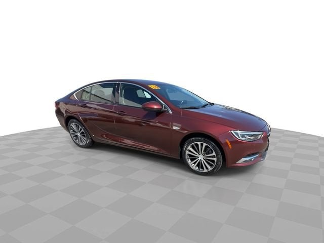 2018 Buick Regal Sportback Essence
