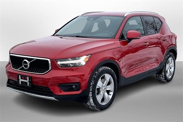 2021 Volvo XC40 Momentum