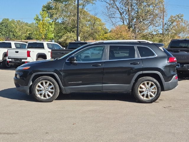 Used 2016 Jeep Cherokee Limited with VIN 1C4PJMDS9GW377884 for sale in Grand Blanc, MI
