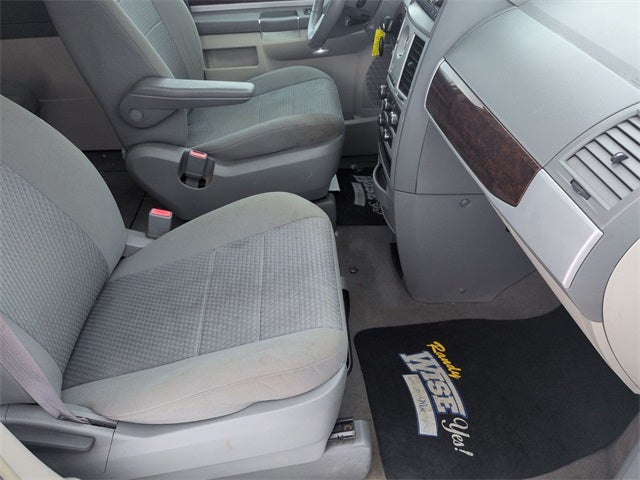 2010 Chrysler Town and Country Touring