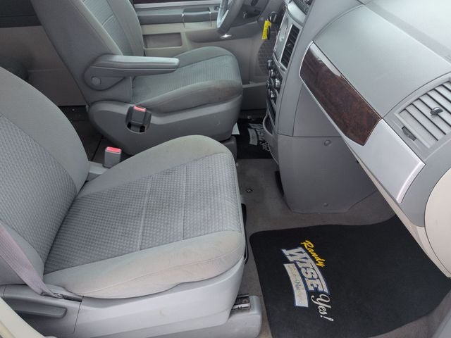 2010 Chrysler Town and Country Touring