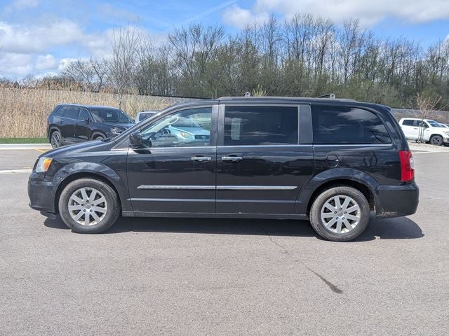 Used 2015 Chrysler Town & Country Touring with VIN 2C4RC1BG4FR646512 for sale in Grand Blanc, MI