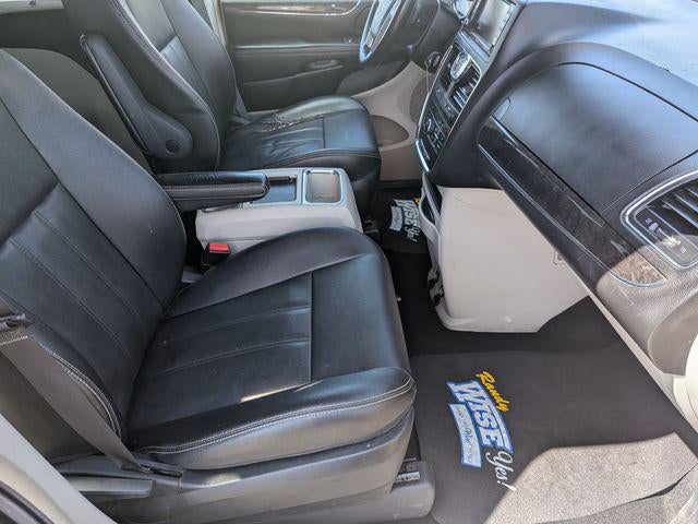 2015 Chrysler Town and Country Touring