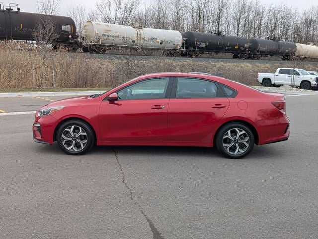 Used 2021 Kia Forte LXS with VIN 3KPF24AD2ME352586 for sale in Grand Blanc, MI