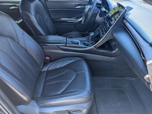 2021 Toyota Avalon Hybrid XLE Plus
