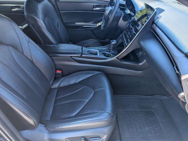 2021 Toyota Avalon Hybrid XLE Plus