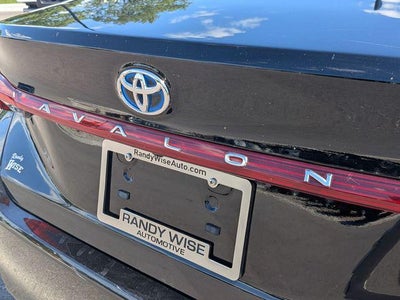 2021 Toyota Avalon Hybrid XLE Plus