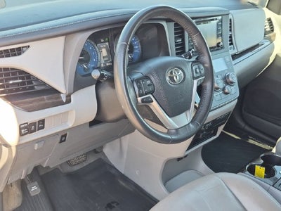 2018 Toyota Sienna XLE Premium 7 Passenger