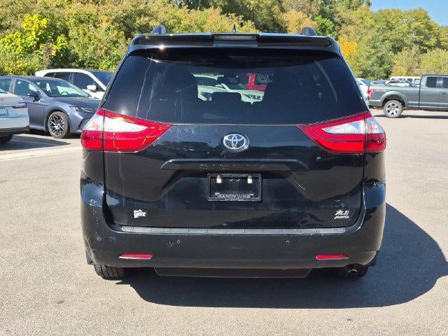 2018 Toyota Sienna XLE Premium 7 Passenger