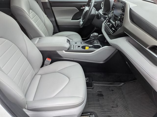 2022 Toyota HIGHLANDER HYBRD XLE