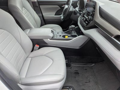 2022 Toyota HIGHLANDER HYBRD XLE