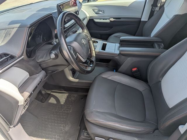 2022 Toyota Sienna XSE 7 Passenger