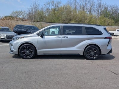 2022 Toyota Sienna XSE 7 Passenger