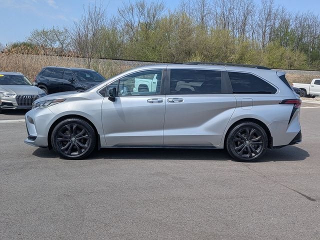 2022 Toyota Sienna XSE 7 Passenger