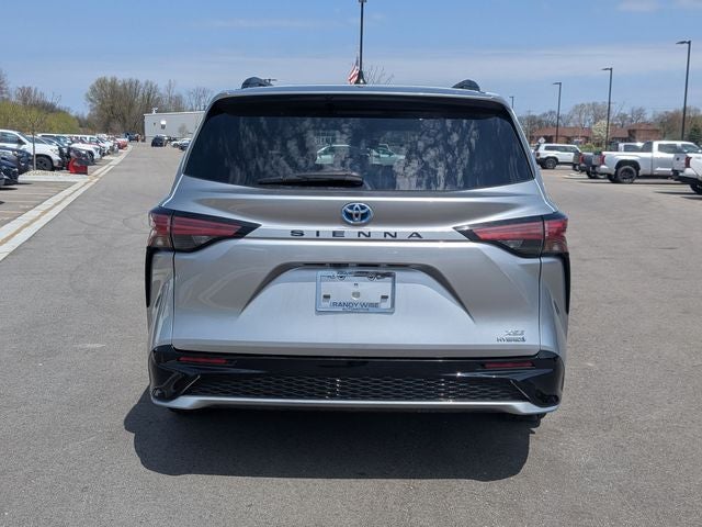 2022 Toyota Sienna XSE 7 Passenger