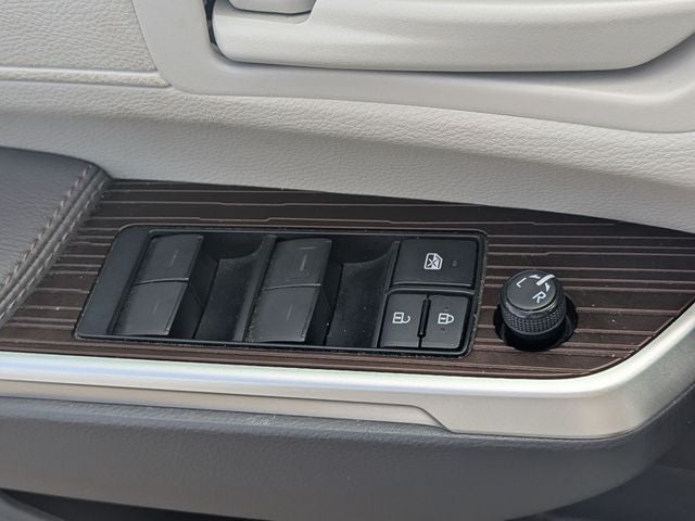 2022 Toyota Sienna LE 8 Passenger