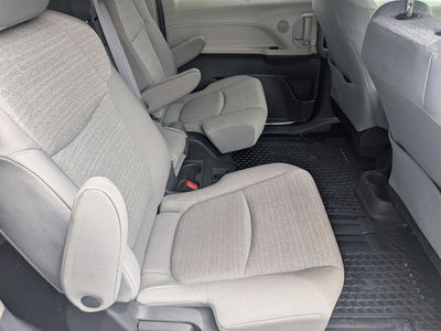2022 Toyota Sienna LE 8 Passenger
