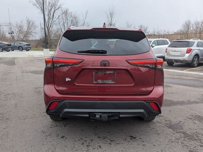 2022 Toyota HIGHLANDER XLE
