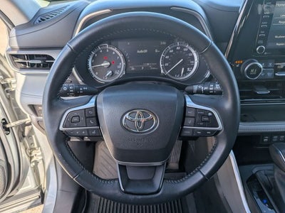 2022 Toyota HIGHLANDER XLE