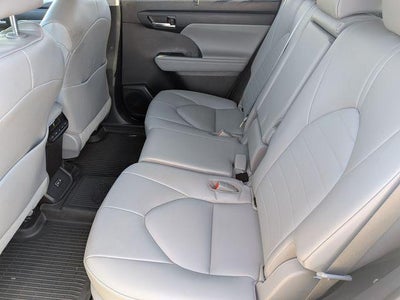 2022 Toyota HIGHLANDER XLE