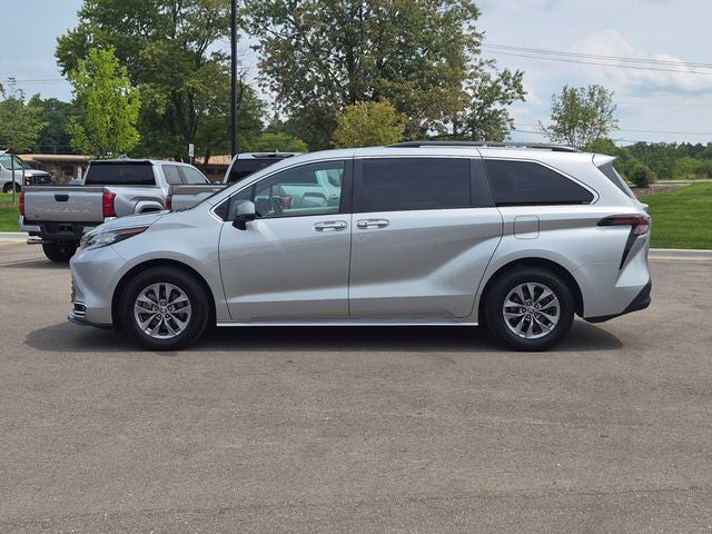 2023 Toyota Sienna XLE 7 Passenger