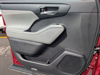 2024 Toyota HIGHLANDER XLE