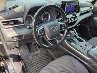 2023 Toyota Highlander LE