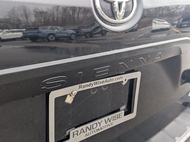 2018 Toyota SIENNA LE 3.5L LE 8 Passenger