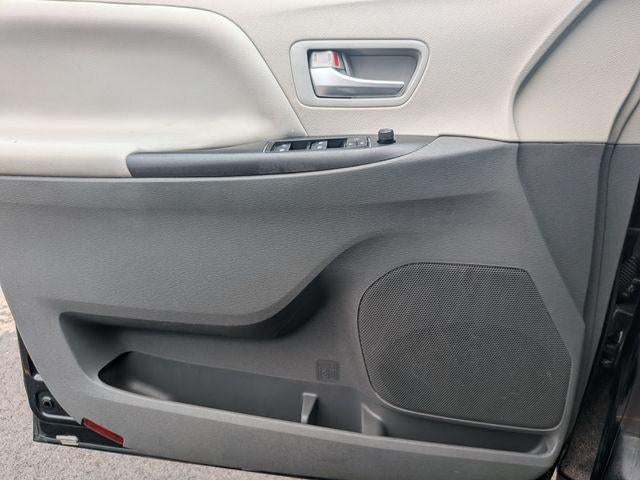 2018 Toyota SIENNA LE 3.5L LE 8 Passenger