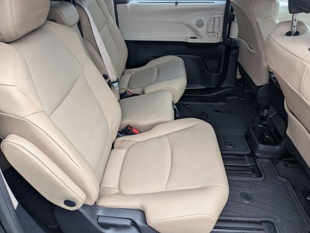 2022 Toyota SIENNA XLE XLE 8 Passenger