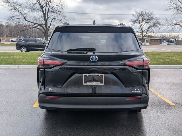 2022 Toyota SIENNA XLE XLE 8 Passenger