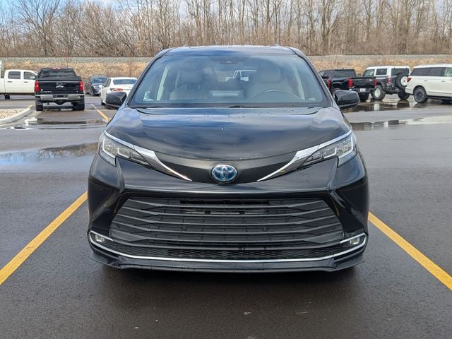 2022 Toyota SIENNA XLE XLE 8 Passenger