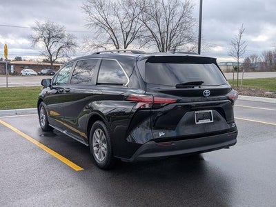 2022 Toyota SIENNA XLE XLE 8 Passenger
