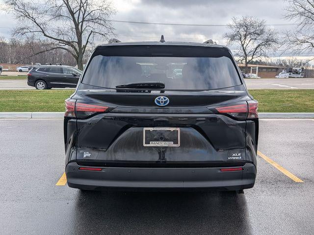 2022 Toyota SIENNA XLE XLE 8 Passenger