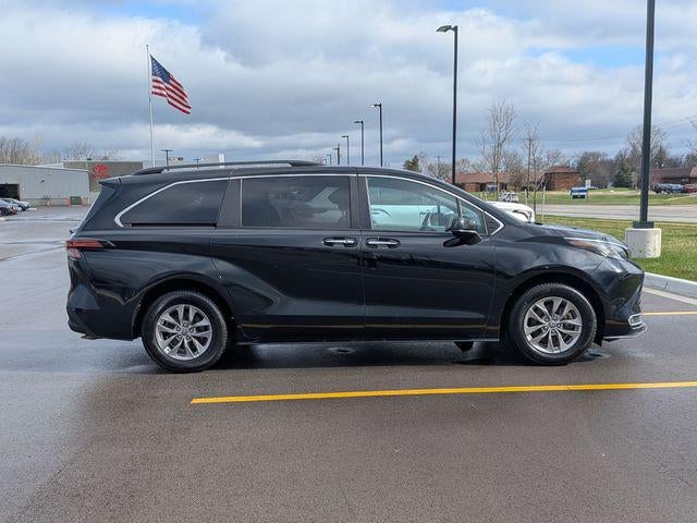 2022 Toyota SIENNA XLE XLE 8 Passenger