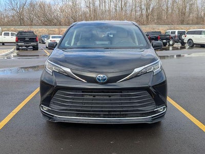 2022 Toyota SIENNA XLE XLE 8 Passenger