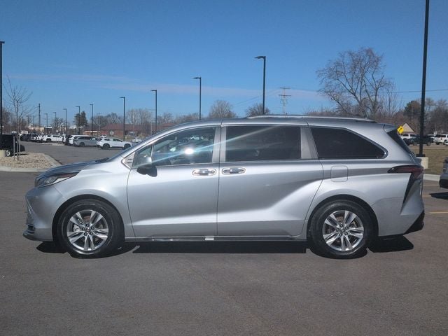 2022 Toyota SIENNA LTD AWD Limited 7 Passenger
