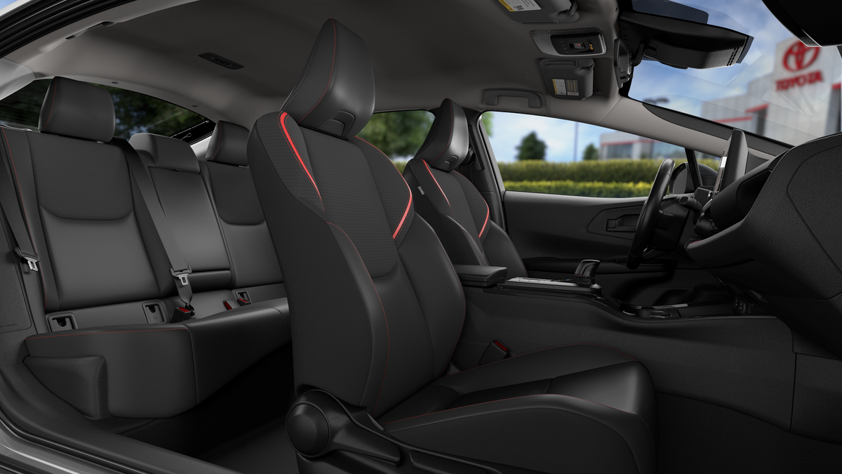 2025 Toyota Prius Plug-in Hybrid SE