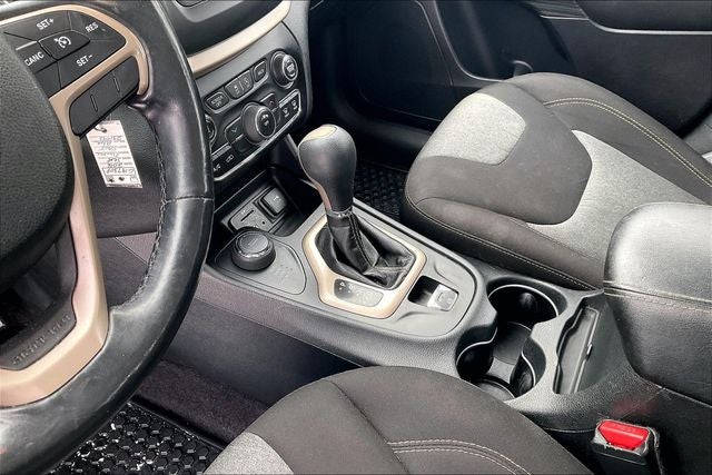 2016 Jeep Cherokee Sport