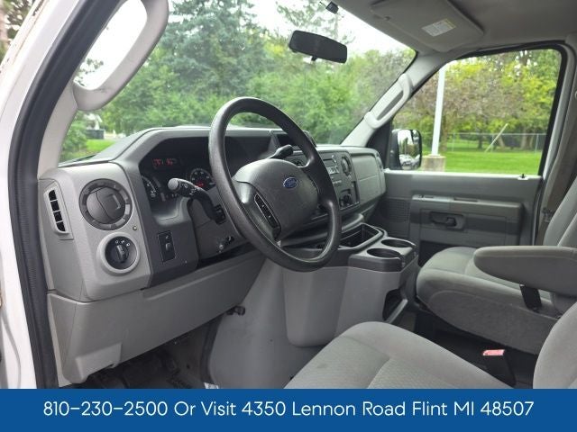 2010 Ford E-350SD XLT