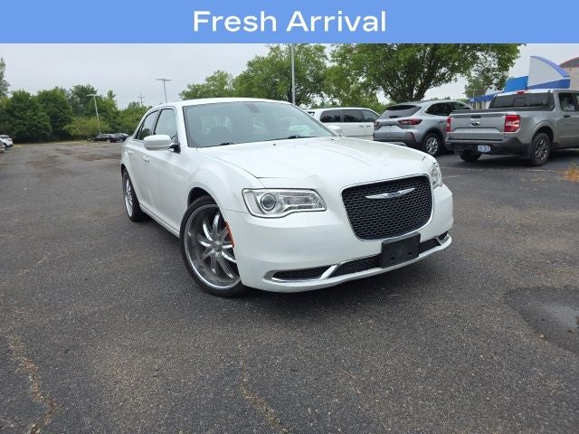 2019 Chrysler 300 Touring