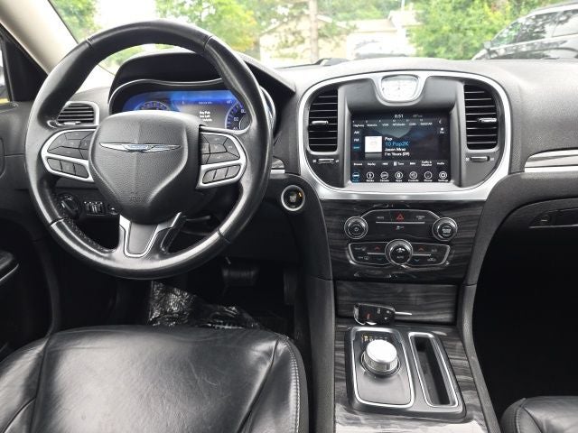 2019 Chrysler 300 Touring