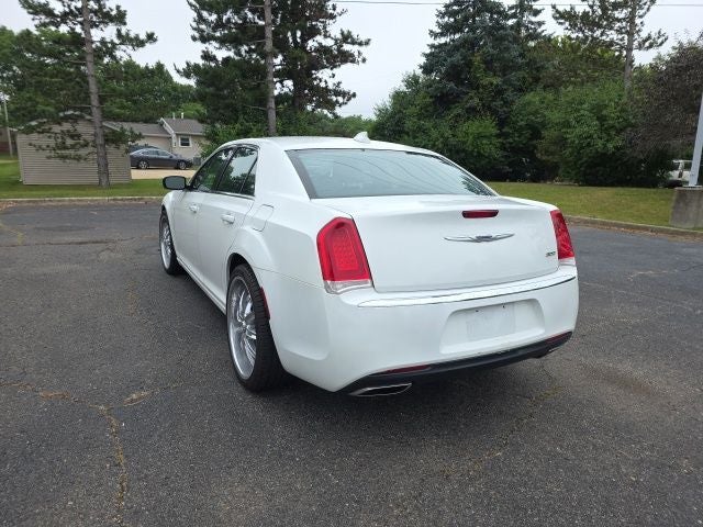 2019 Chrysler 300 Touring