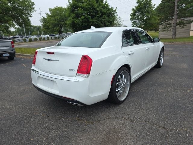 2019 Chrysler 300 Touring