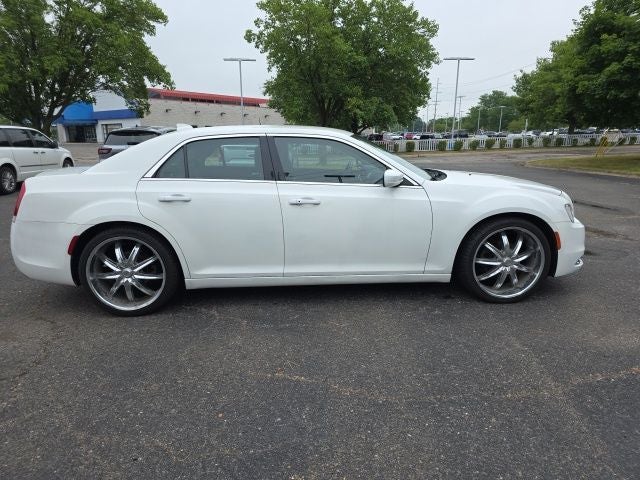 2019 Chrysler 300 Touring