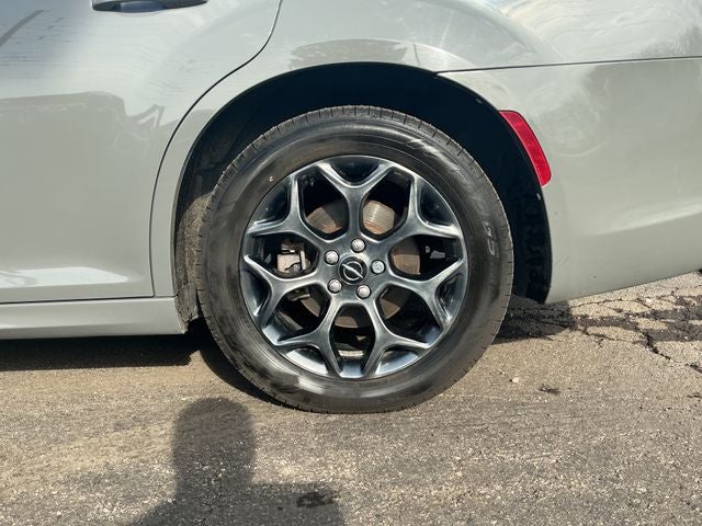 2017 Chrysler 300 S